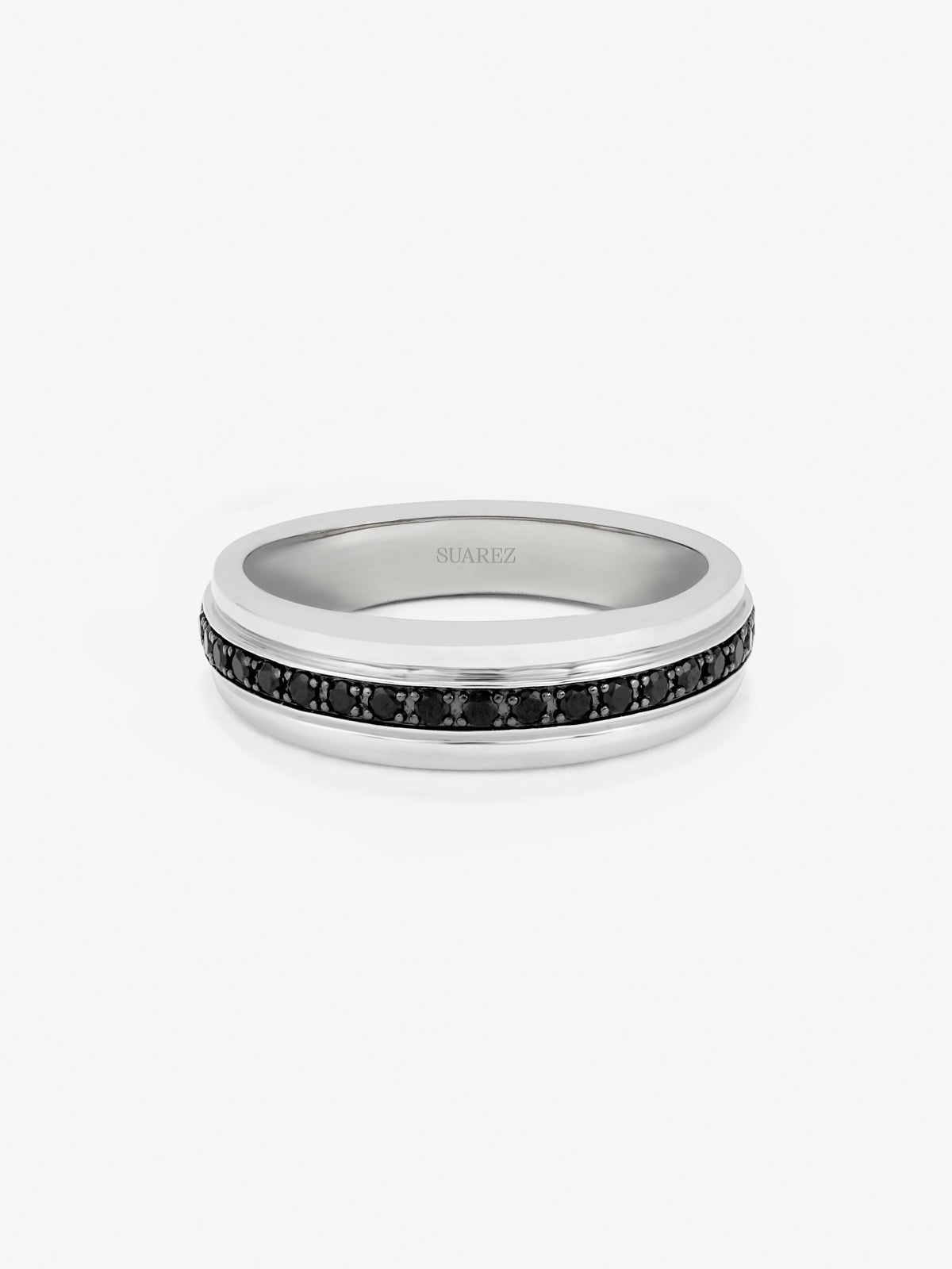 Anillo de plata 925 con 19 espinelas negras en talla brillante