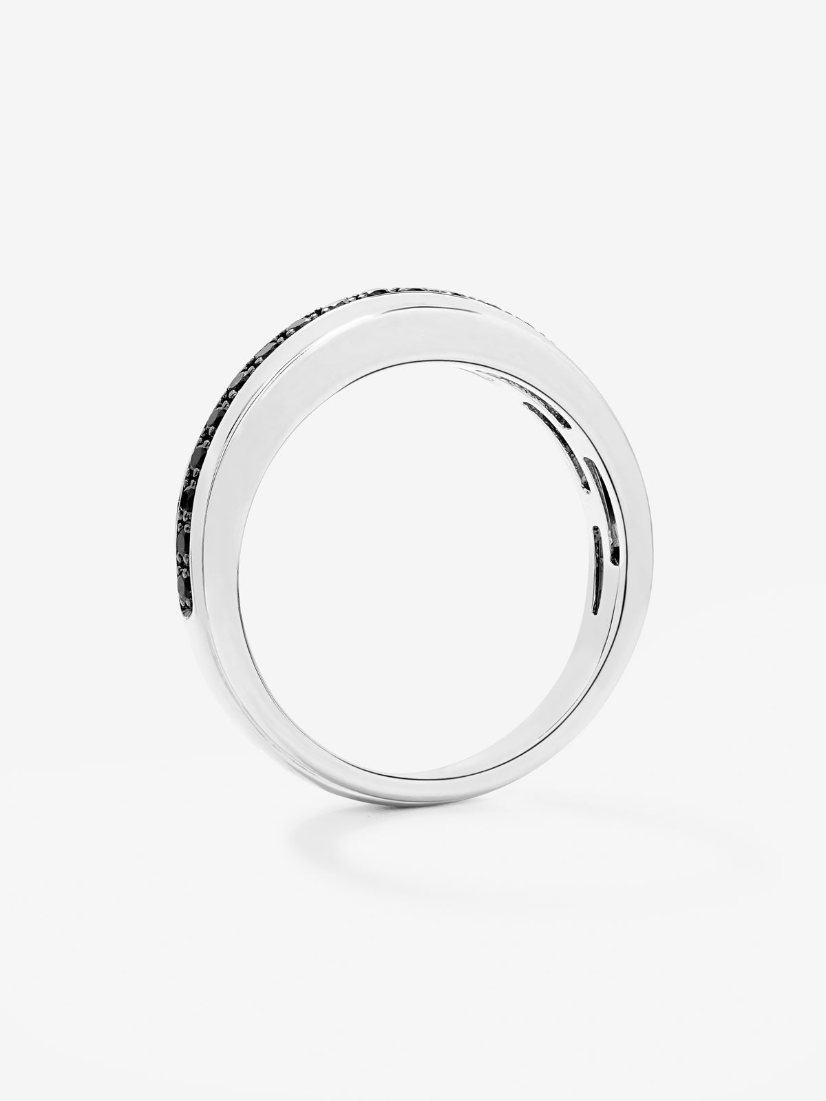 Anillo de plata 925 con 19 espinelas negras en talla brillante