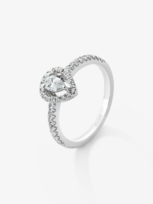Anillo de oro blanco de 18K con diamante en talla pera de 0,14 cts y 36 diamantes en talla brillante con un total de 0,18 cts