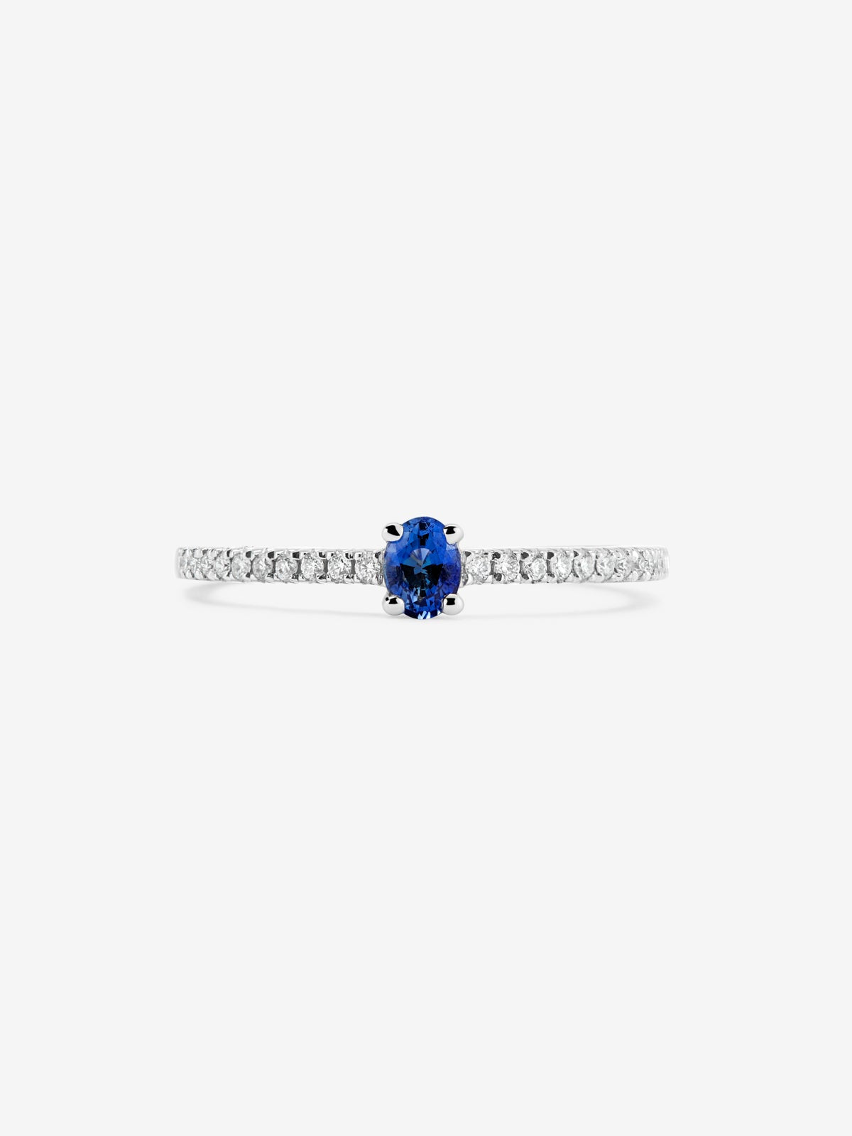 Anillo de oro blanco 18K con zafiro
