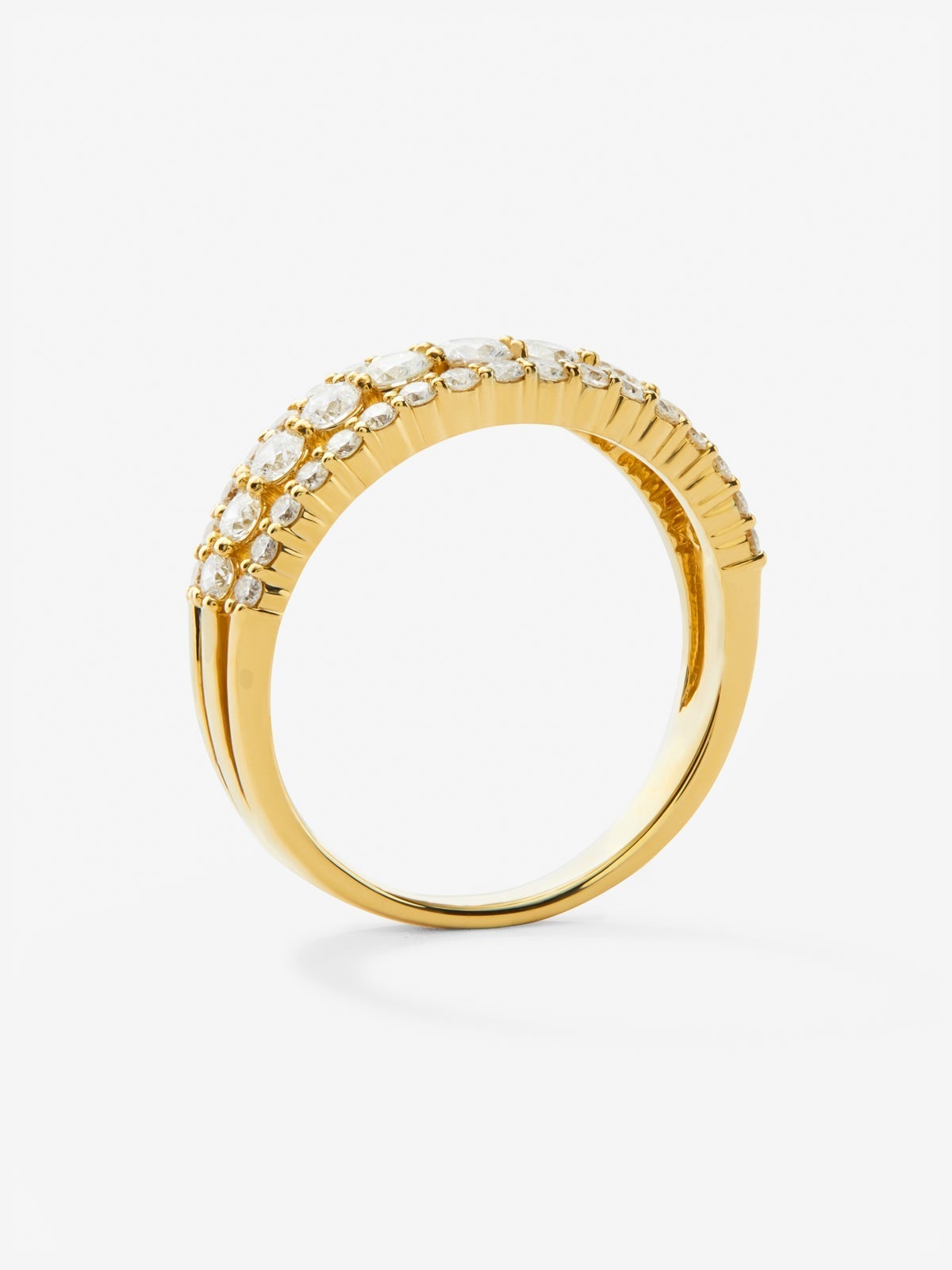 Anillo triple de oro amarillo de 18K con 45 diamantes en talla brillante con un total de 0,93 cts