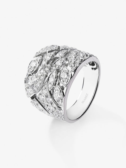 Anillo de oro blanco de 18K con 92 diamantes en talla brillante con un total de 3,1 cts