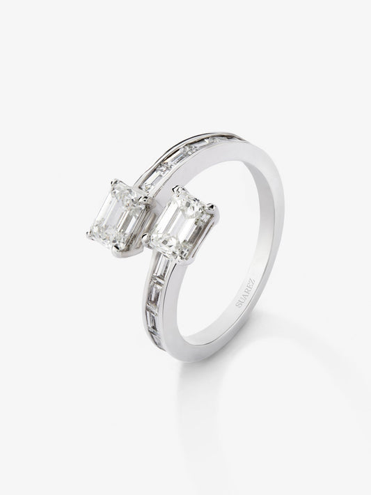 Anillo tú y yo de oro blanco 18K con 2 diamantes centrales y diamantes en los brazos