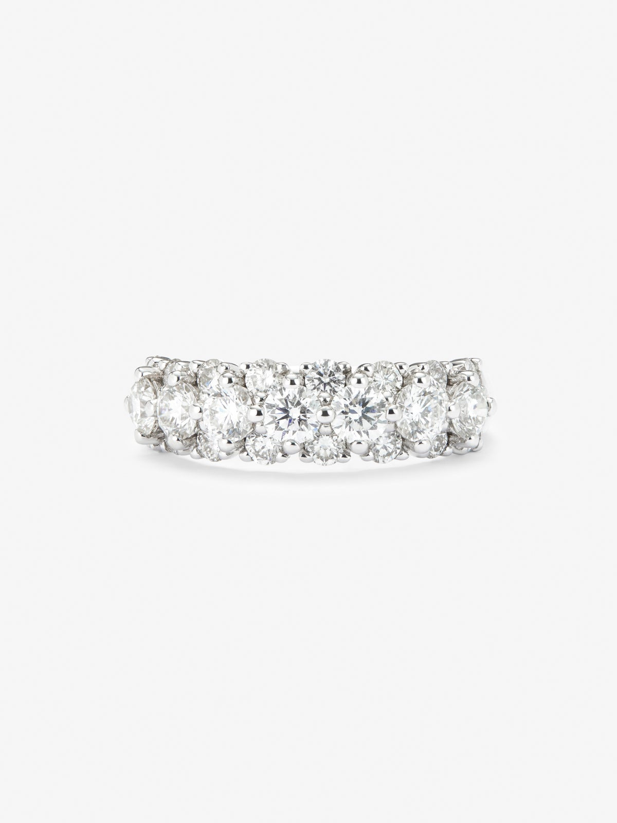 Anillo de oro blanco de 18K con 23 diamantes en talla brillante con un total de 1,64 cts