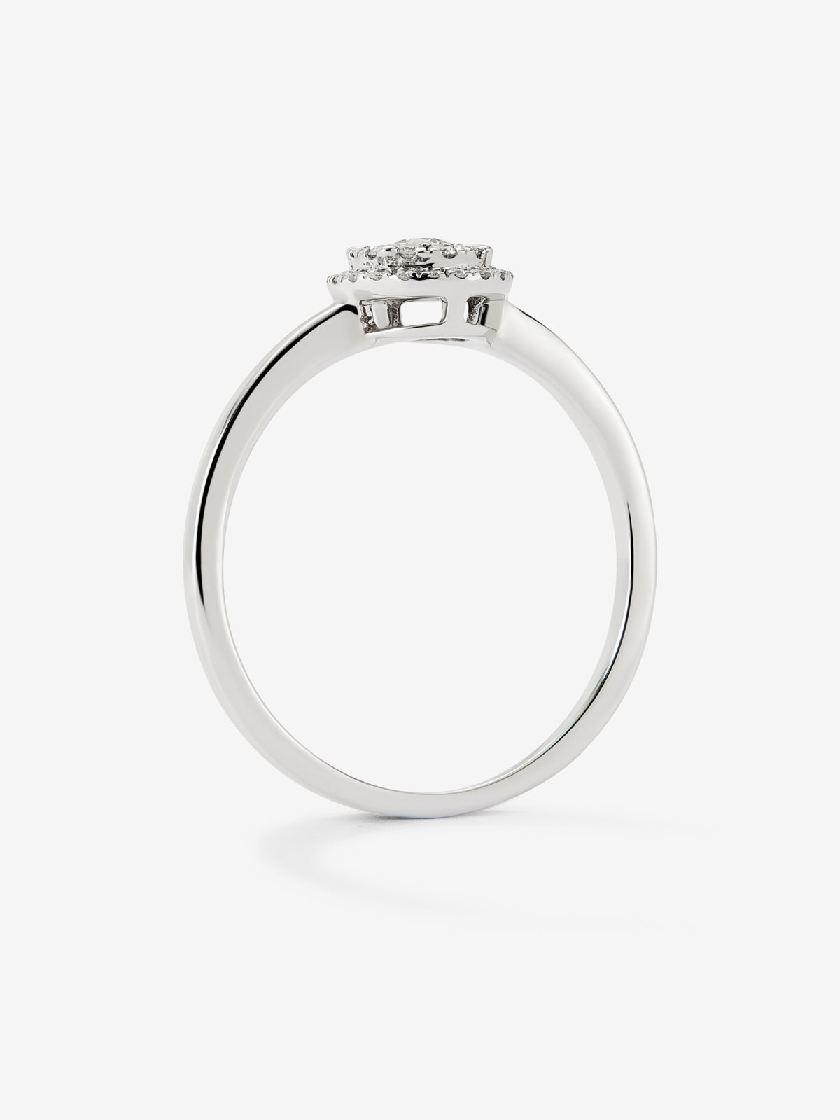 Anillo de oro blanco de 18K con 31 diamantes en talla brillante con un total de 0,19 cts