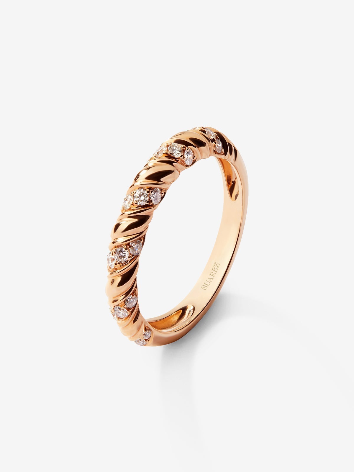 Anillo de oro rosa de 18K con 24 diamantes en talla brillante con un total de 0,31 cts