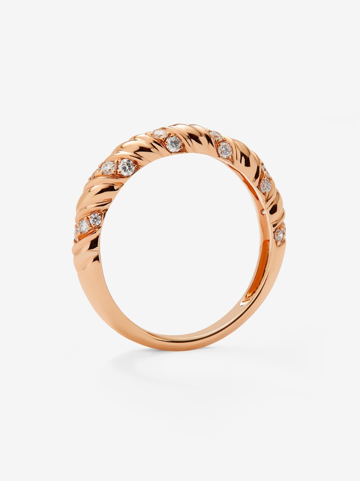 Anillo de oro rosa de 18K con 24 diamantes en talla brillante con un total de 0,31 cts