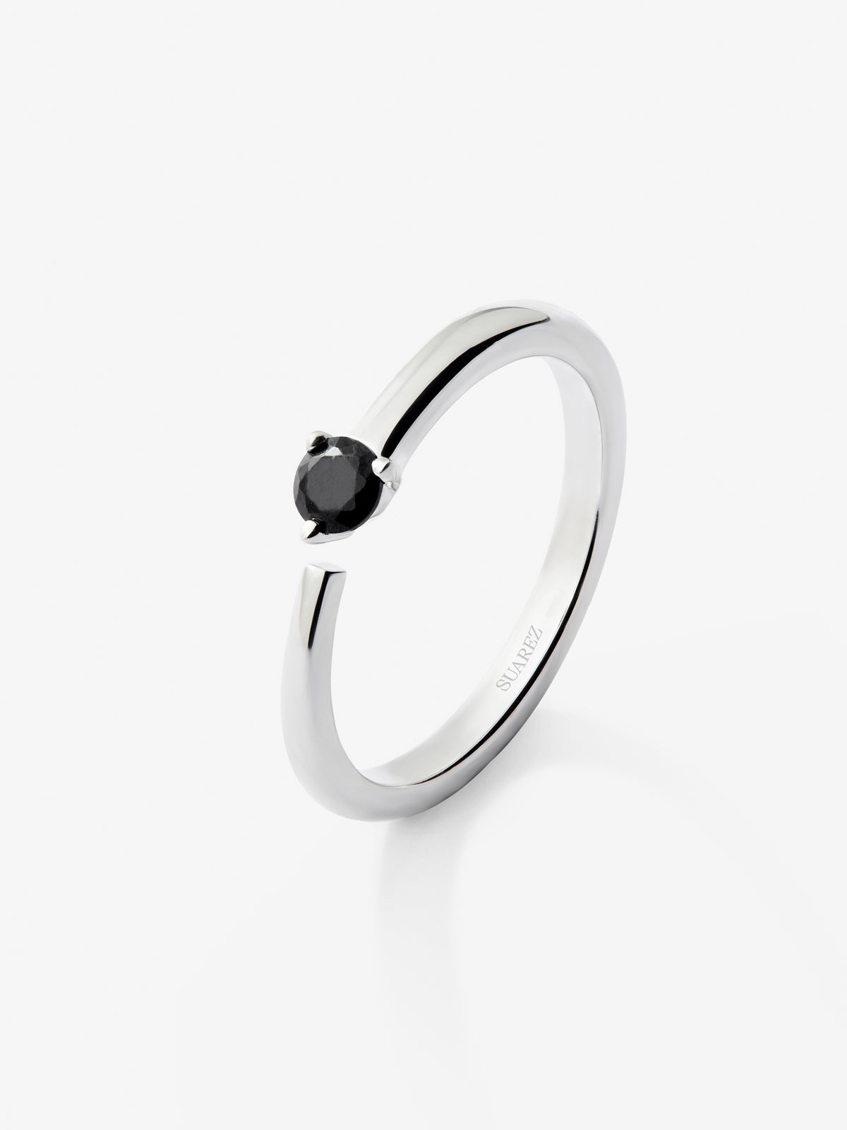 Anillo de plata 925 con espinela negra