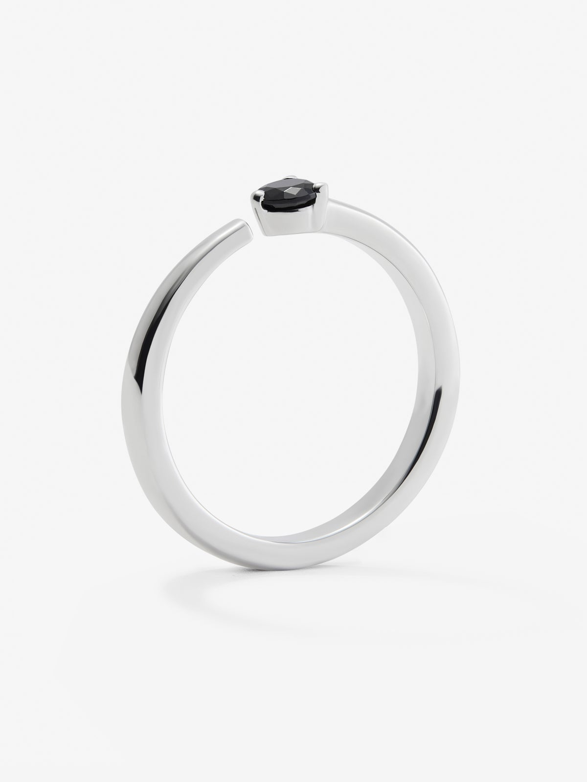 Anillo de plata 925 con espinela negra