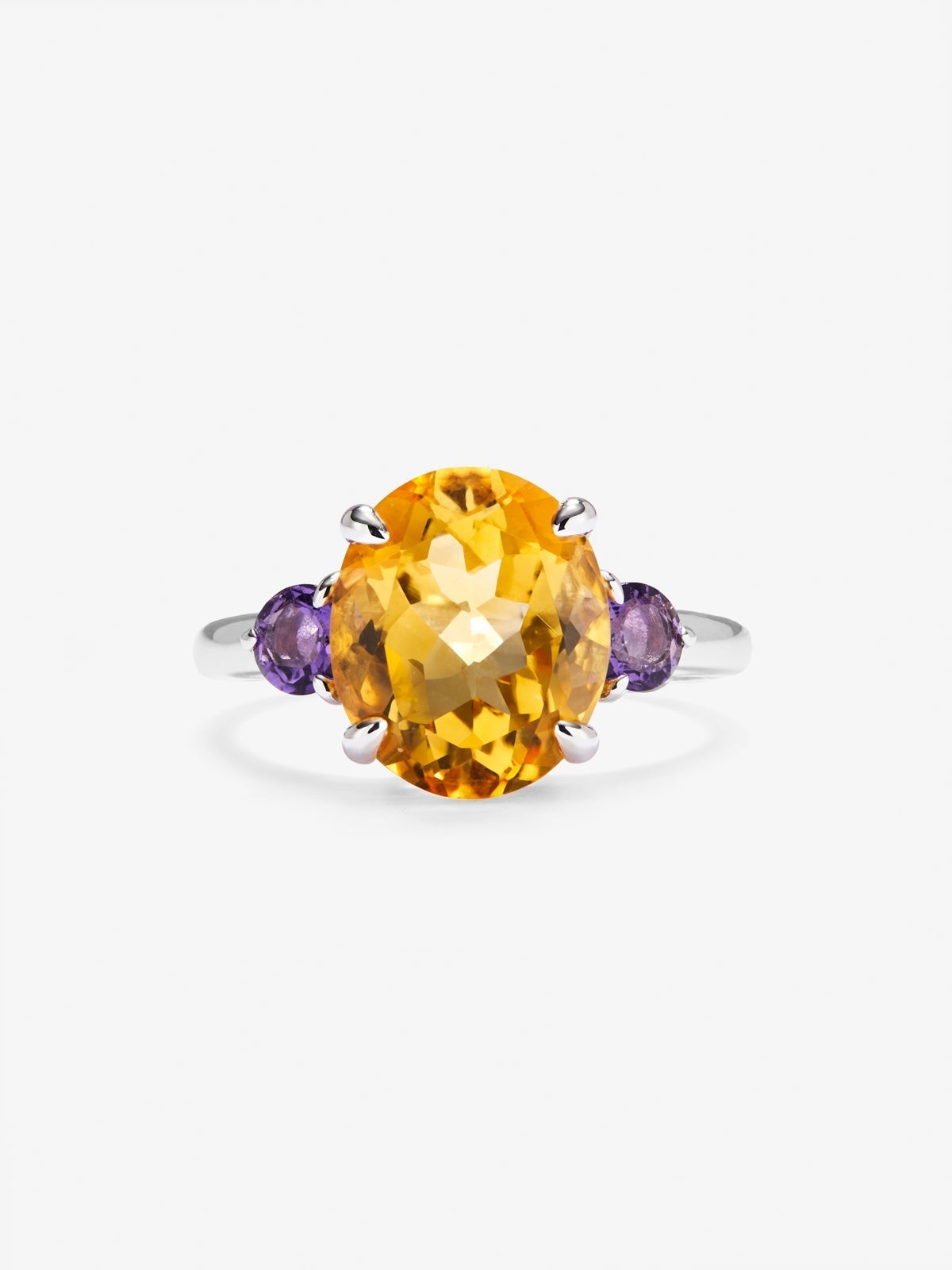 Anillo tresillo de plata 925 con cuarzo citrino en talla oval y 2 amatistas moradas en talla brillante