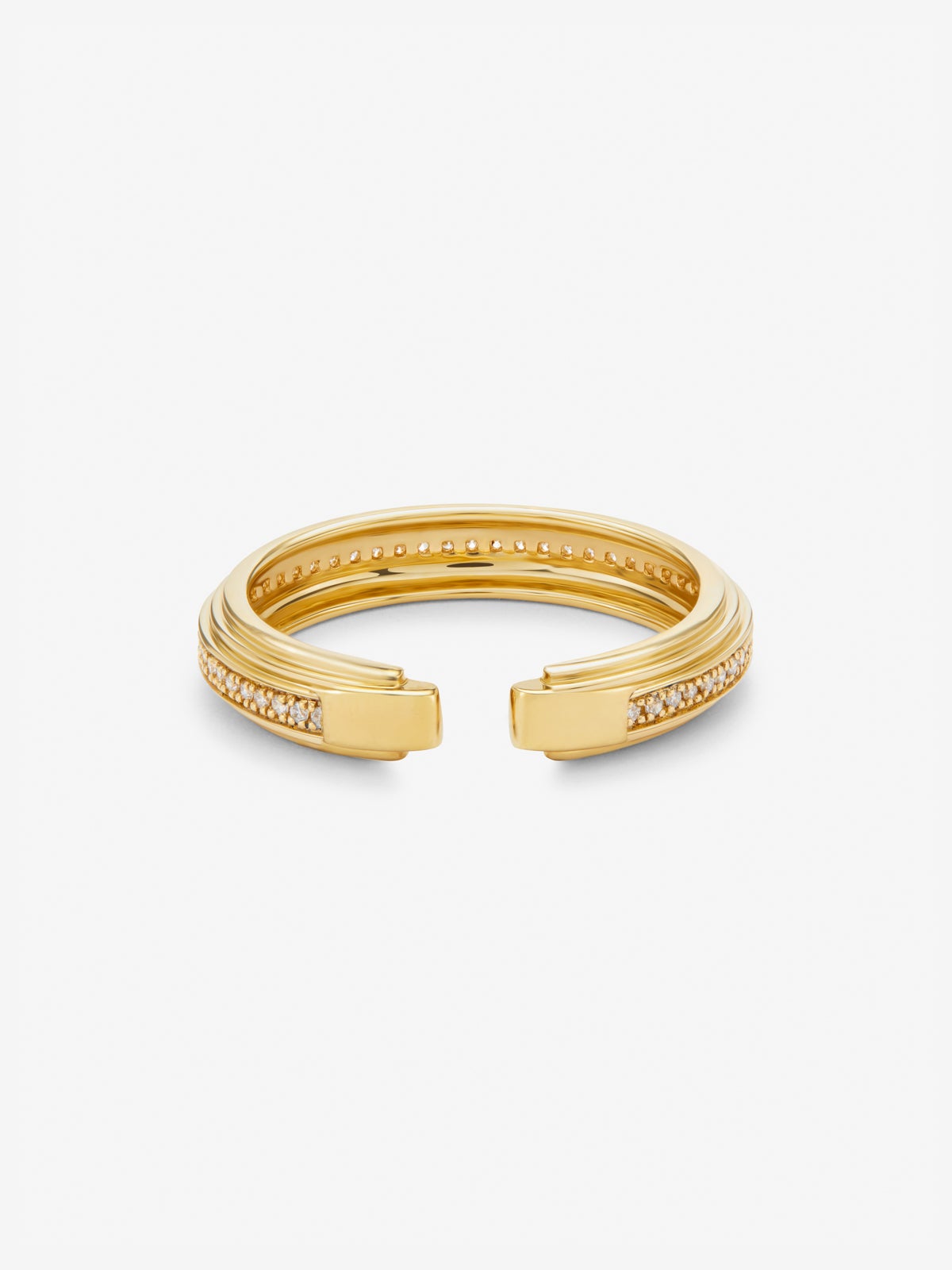 Anillo de oro amarillo de 18K con 50 diamantes en talla brillante con un total de 0,15 cts
