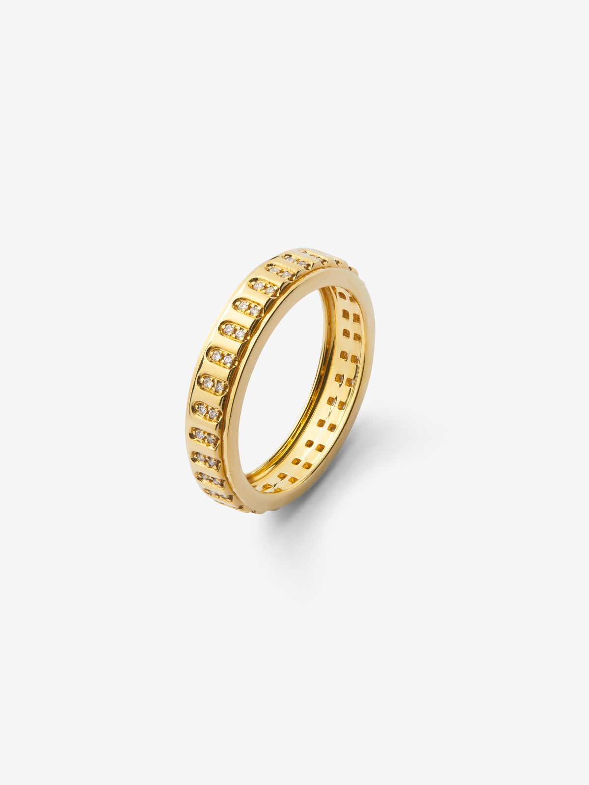 Anillo de oro amarillo de 18K con 66 diamantes en talla brillante con un total de 0,204 cts
