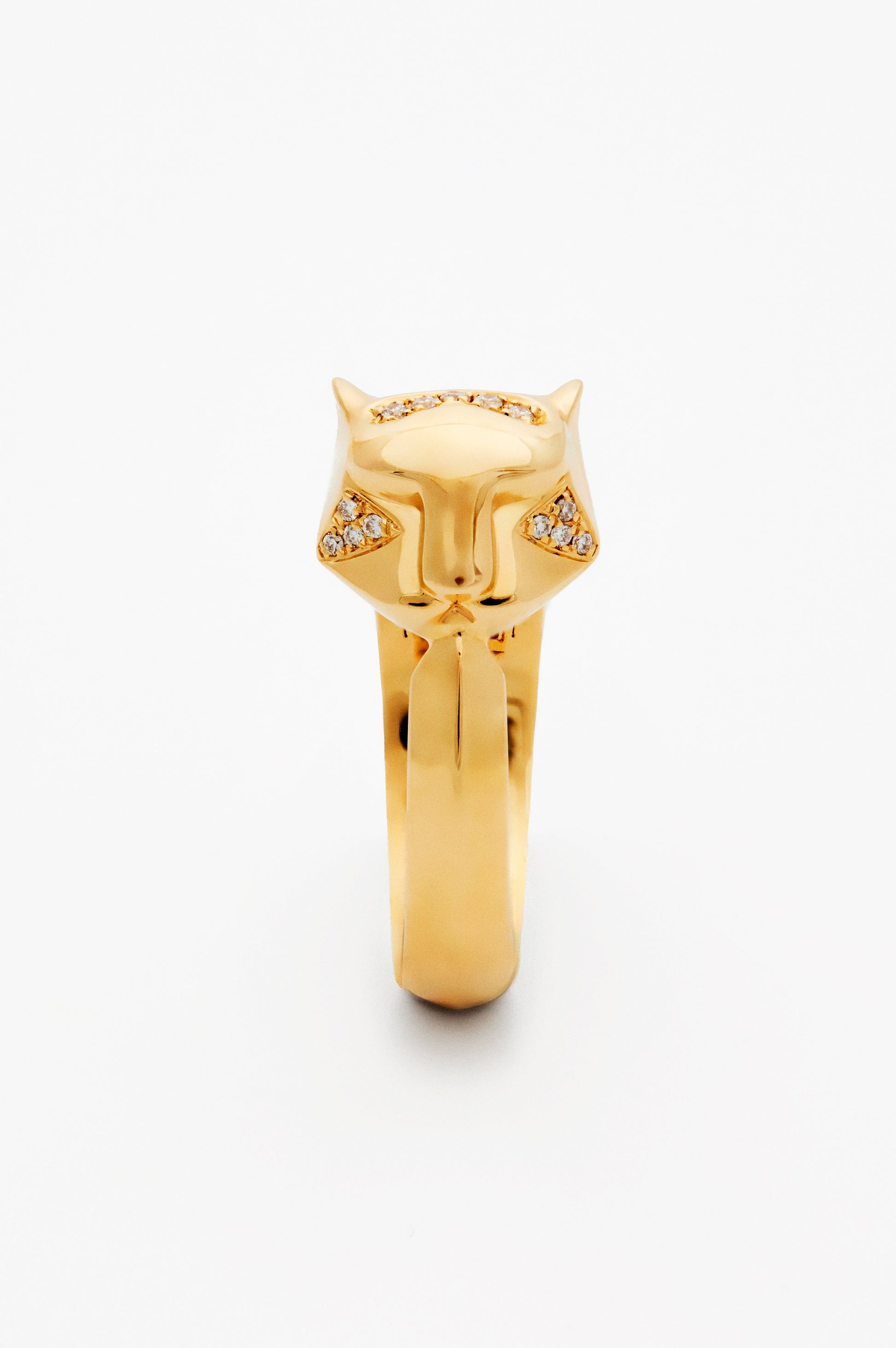 Anillo de oro amarillo de 18K con 26 diamantes en talla brillante con un total de 0,08 cts y forma de tigre