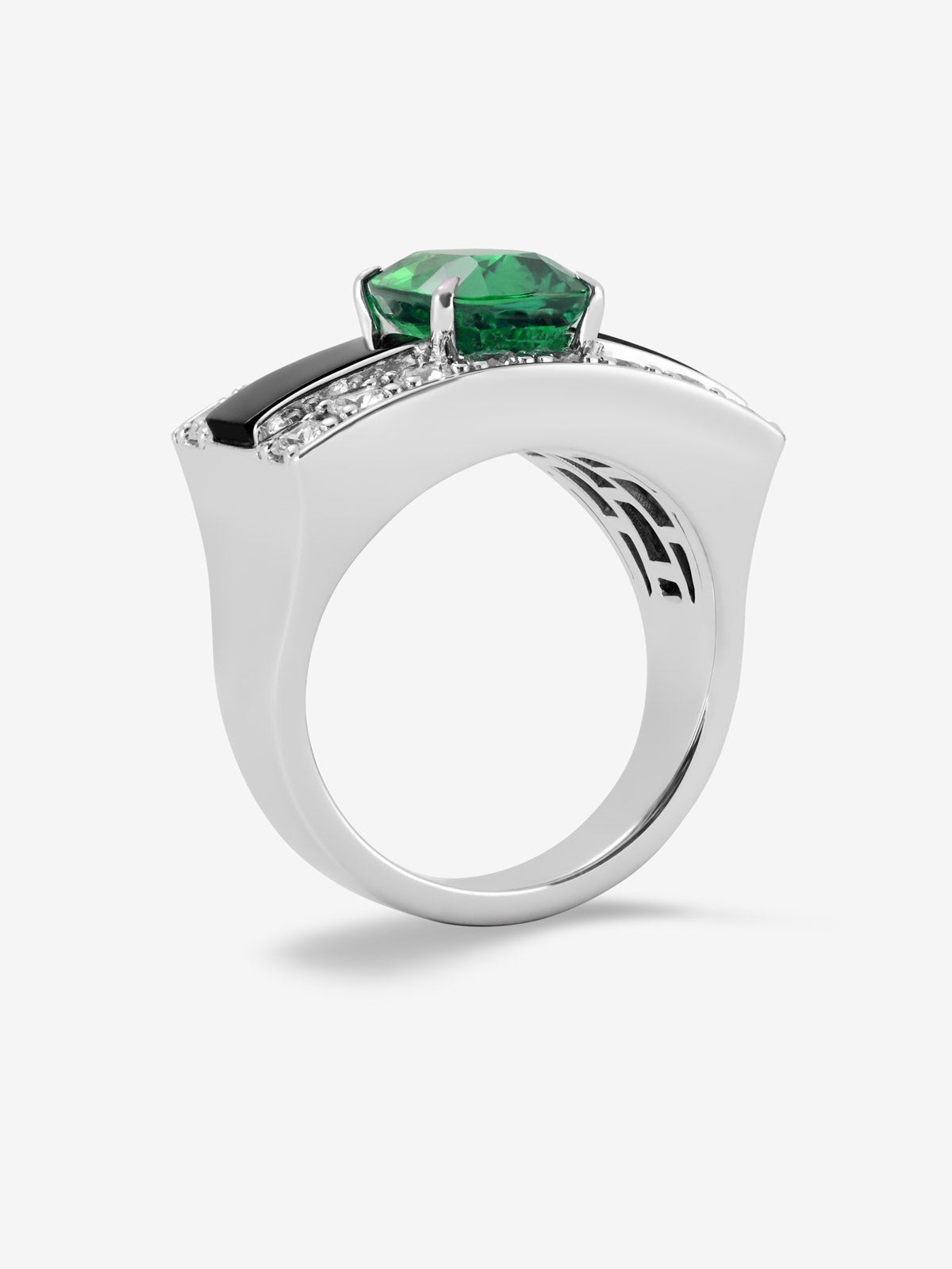 Anillo de Alta Joyería en oro blanco de 18K con esmeralda verde, ónix negro y diamantes