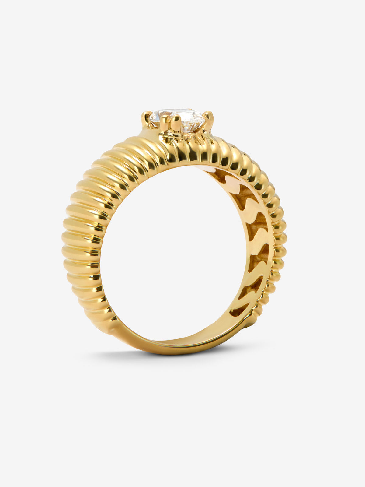 Anillo gallonado de oro amarillo de 18K con diamante de 0,7 cts