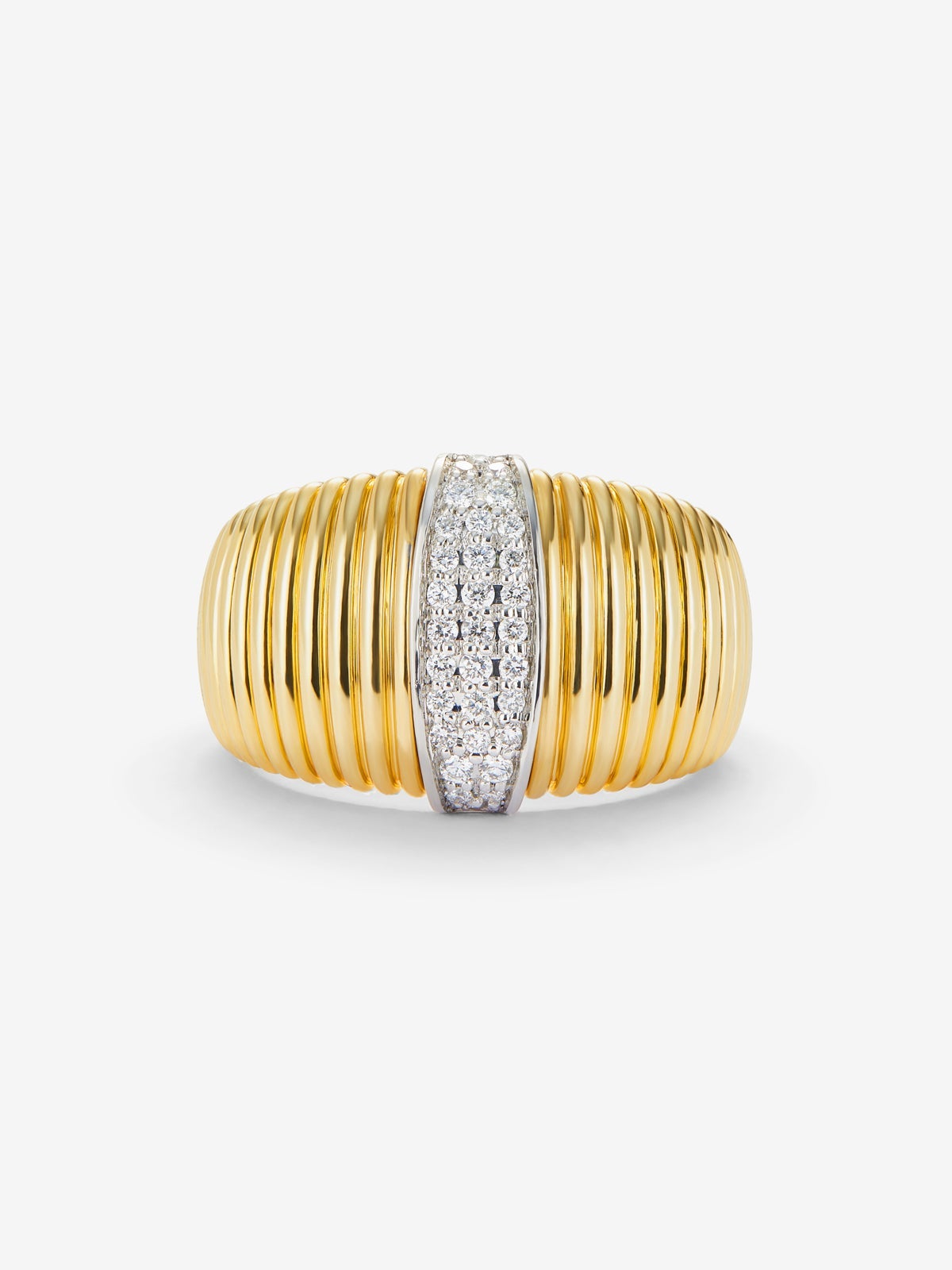 Anillo gallonado de oro blanco y amarillo de 18K con pavé de diamantes en talla brillante con un total de 0,19 cts