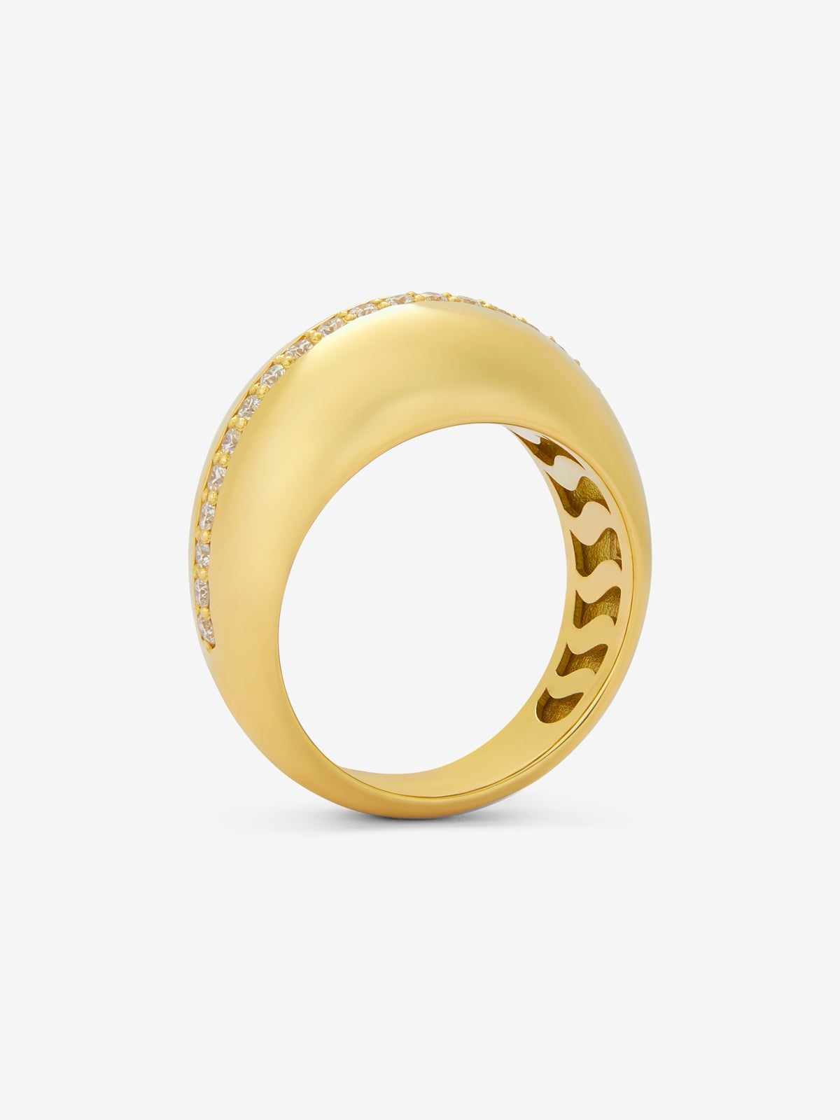 Anillo de oro amarillo de 18K con pavé de diamantes en talla brillante