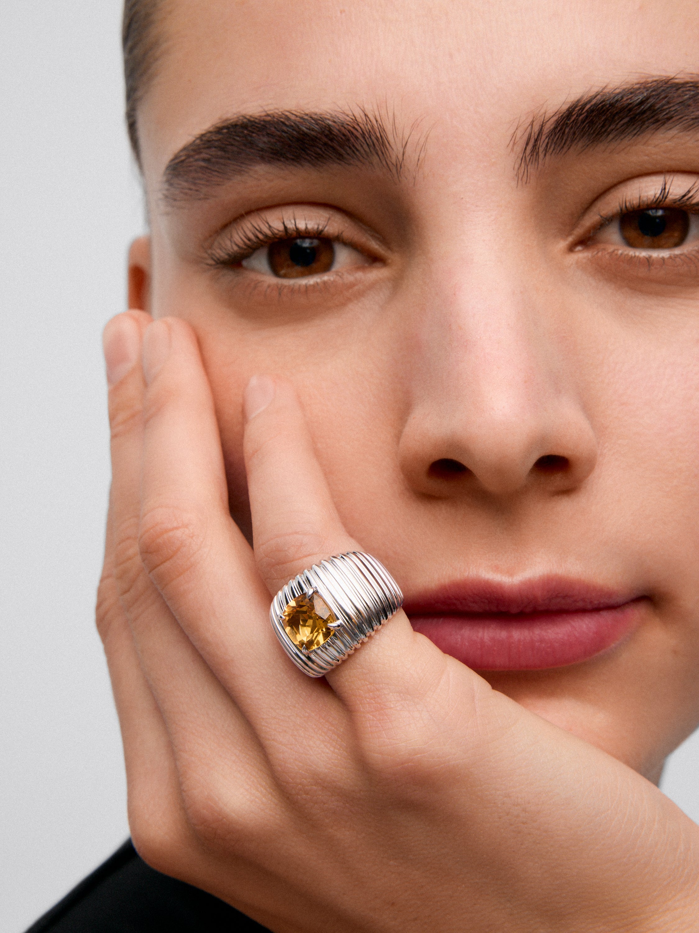 Anillo gallonado de plata 925 con cuarzo citrino amarillo 9mm