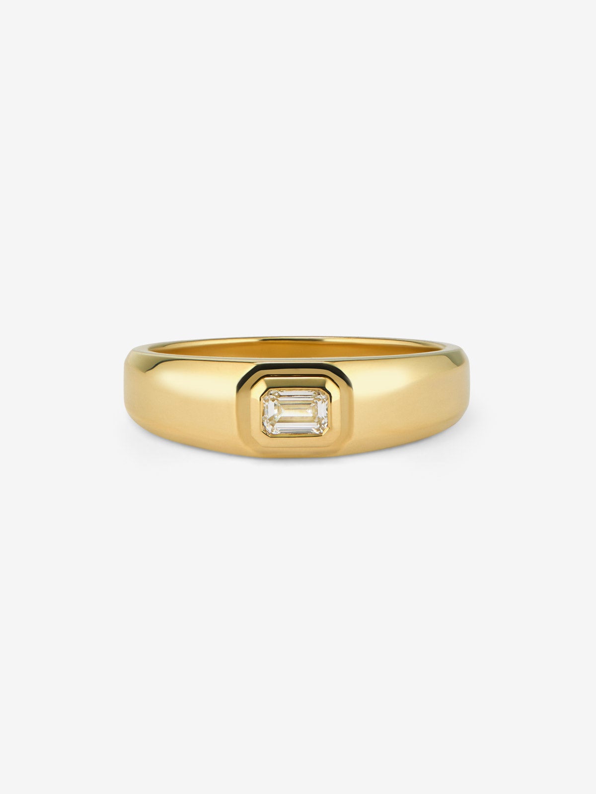 Anillo de oro amarillo de 18K con diamante en talla esmeralda de 1 ct