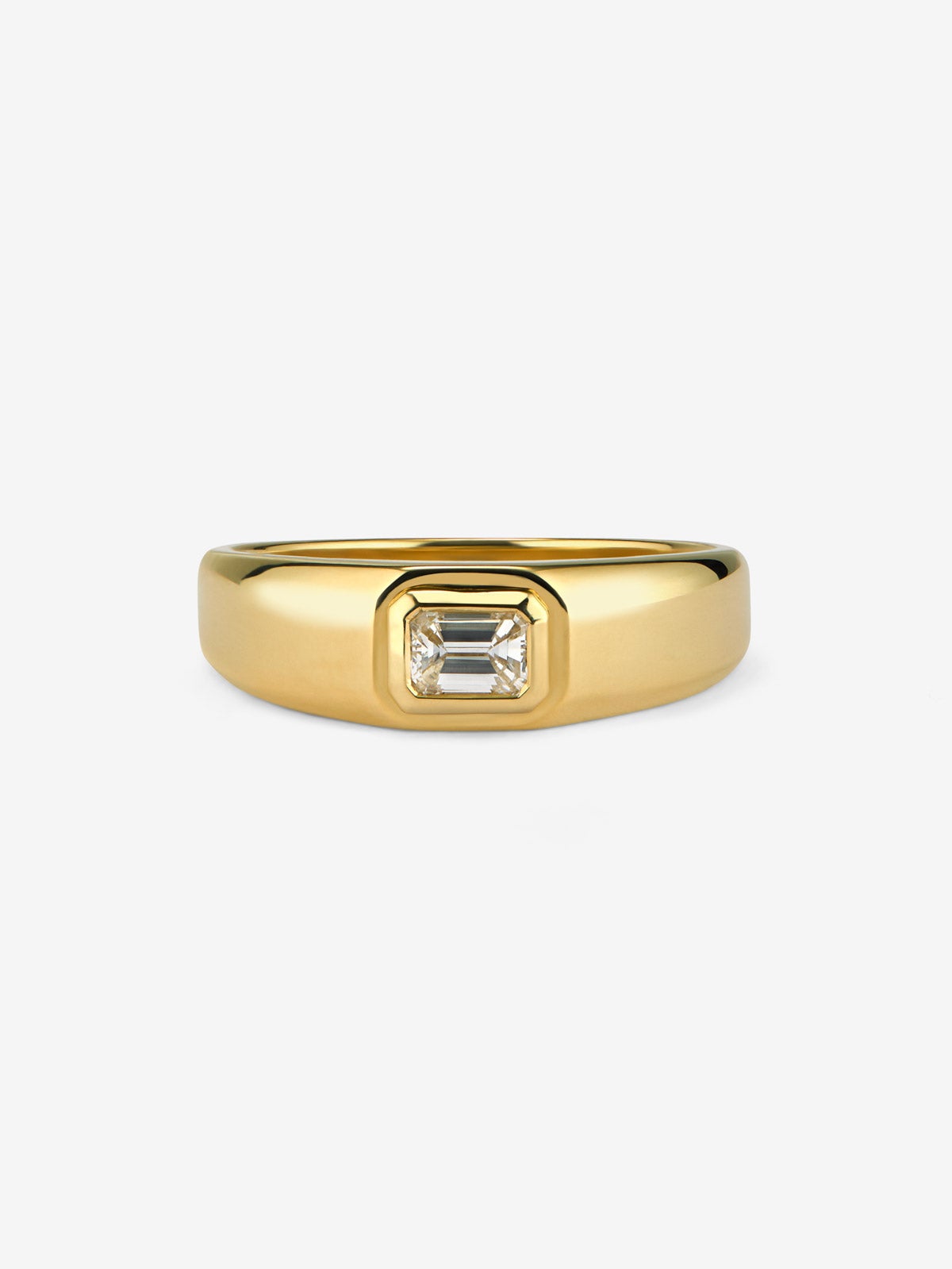 Anillo de oro amarillo de 18K con diamante en talla esmeralda de 1 ct