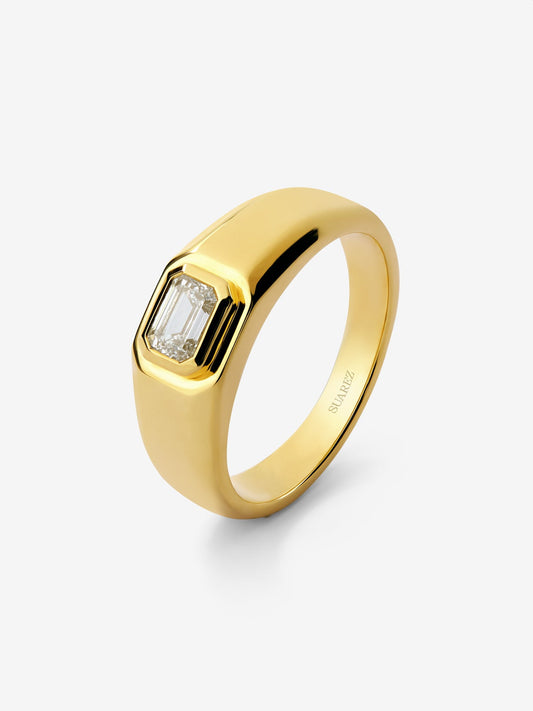 Anillo de oro amarillo de 18K con diamante en talla esmeralda de 1 ct