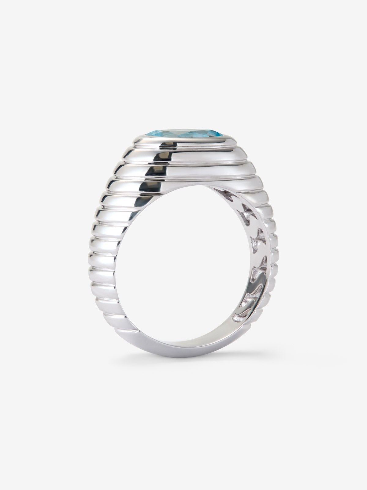 Anillo de plata 925 con topacio azul sky