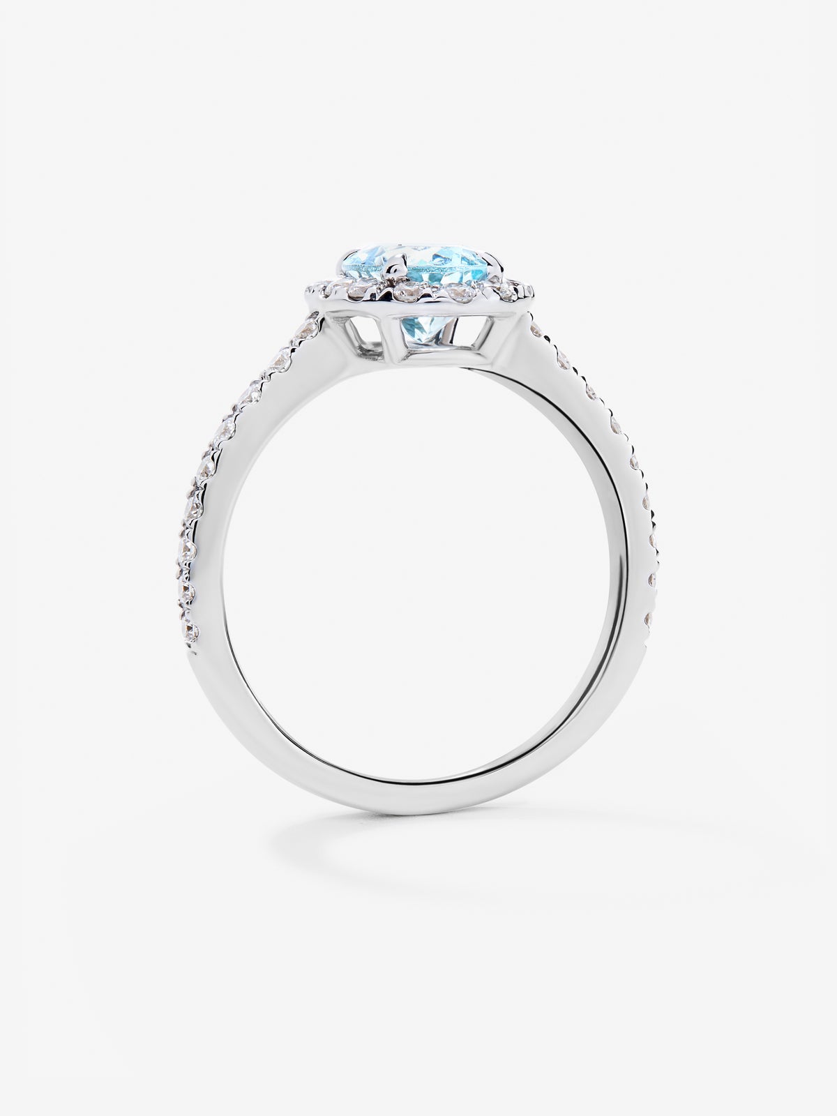 Anillo de oro blanco de 18K con aguamarina y diamantes