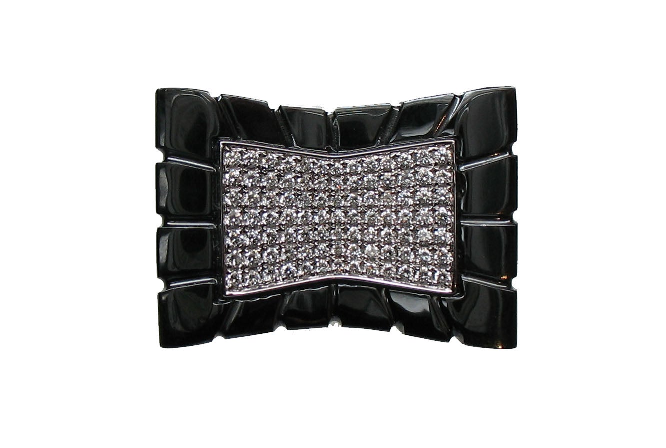 Anillo de oro blanco de 18K con diamantes