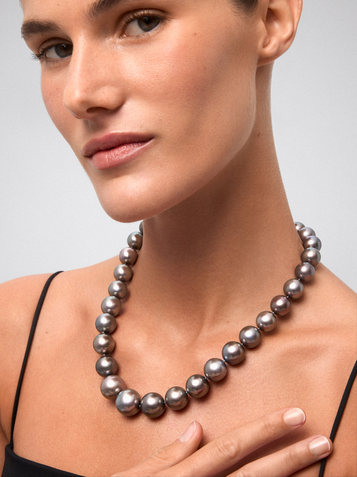 Collar con perla gris tahitiana