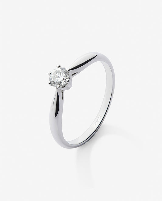 Anillo solitario 3006 de oro blanco de 18K con diamante en talla brillante de 0,42 cts