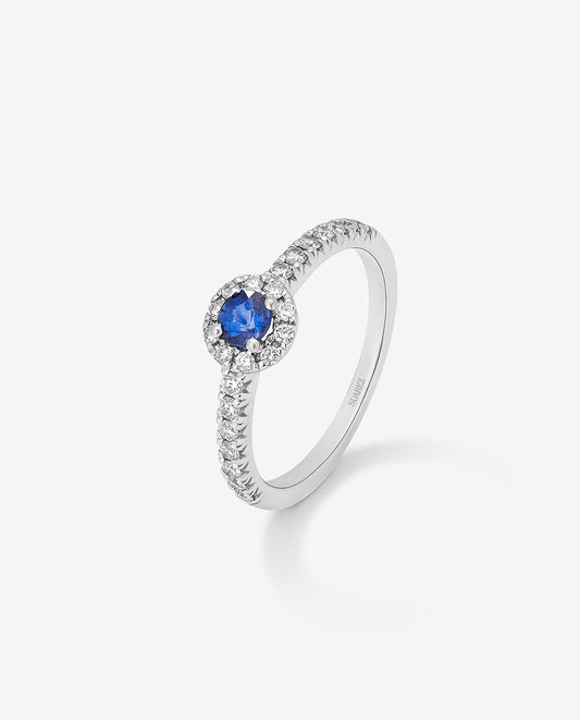 18K white gold ring with brilliant-cut blue sapphire of 0.41 cts and 24 brilliant-cut diamonds with a total of 0.34 cts