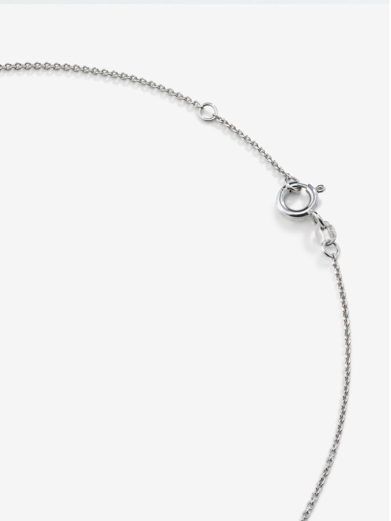 18K white gold pendant with 5 4 and 5mm Akoya pearls and 16 brilliant-cut white diamonds with a total of 0.22 image number 4