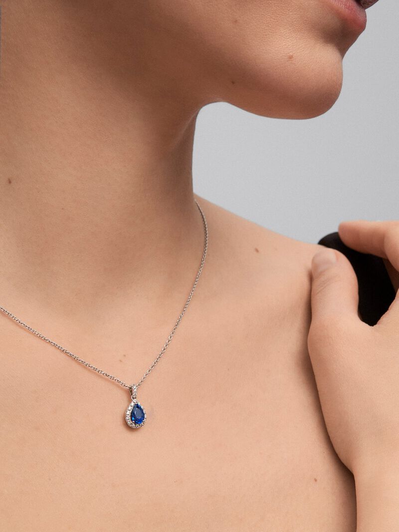 18K white gold pendant with pear-cut blue sapphire of 1.17 cts and 18 brilliant-cut diamonds with a total of 0.19 cts image number 3