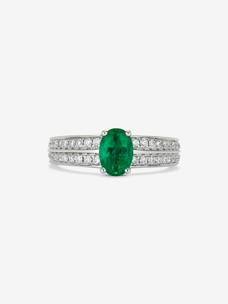 18K white gold ring with oval-cut emerald of 0.74 cts and 40 brilliant-cut diamonds with a total of 0.19 cts image number 1