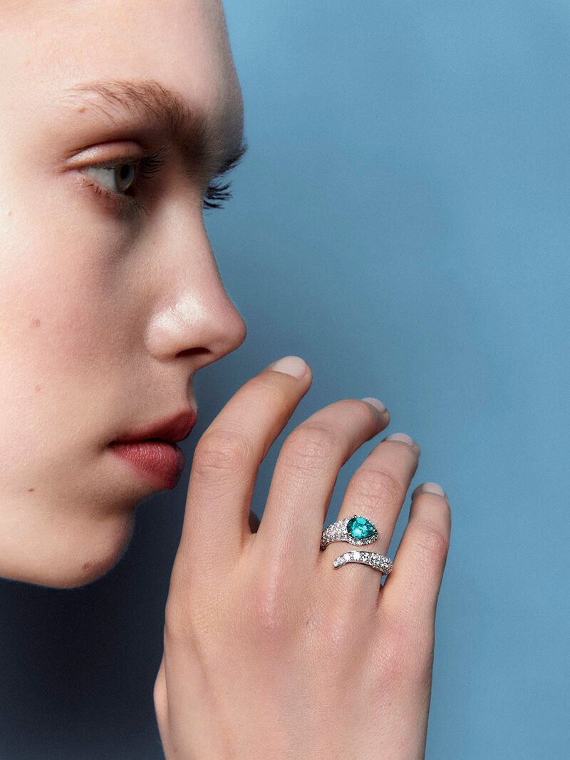 You and I 18k White Gold Ring with Green Emerald in 0.64 cts and white diamonds in a brilliant 0.9 cts image number 3