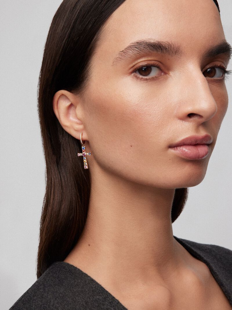 18kt rose gold earrings with multicolored sapphires image number 3