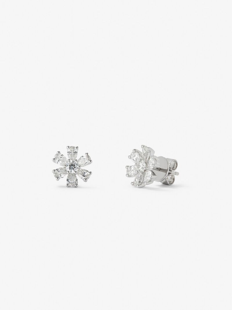 18K white gold earrings with 2 brilliant-cut diamonds with a total of 0.22 cts and 12 pear-cut diamonds with a total of 1.2 cts image number 0