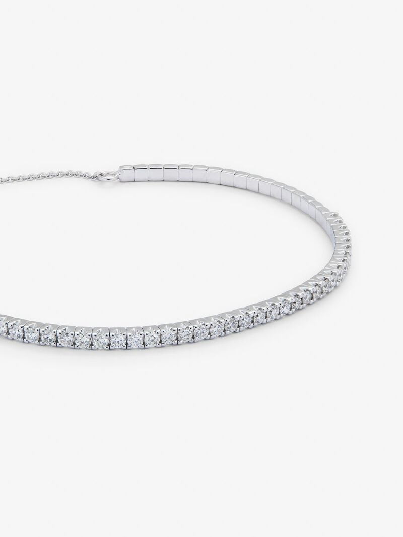 Rigid 18K white gold bracelet with 1.04 ct brilliant-cut white diamonds image number 4
