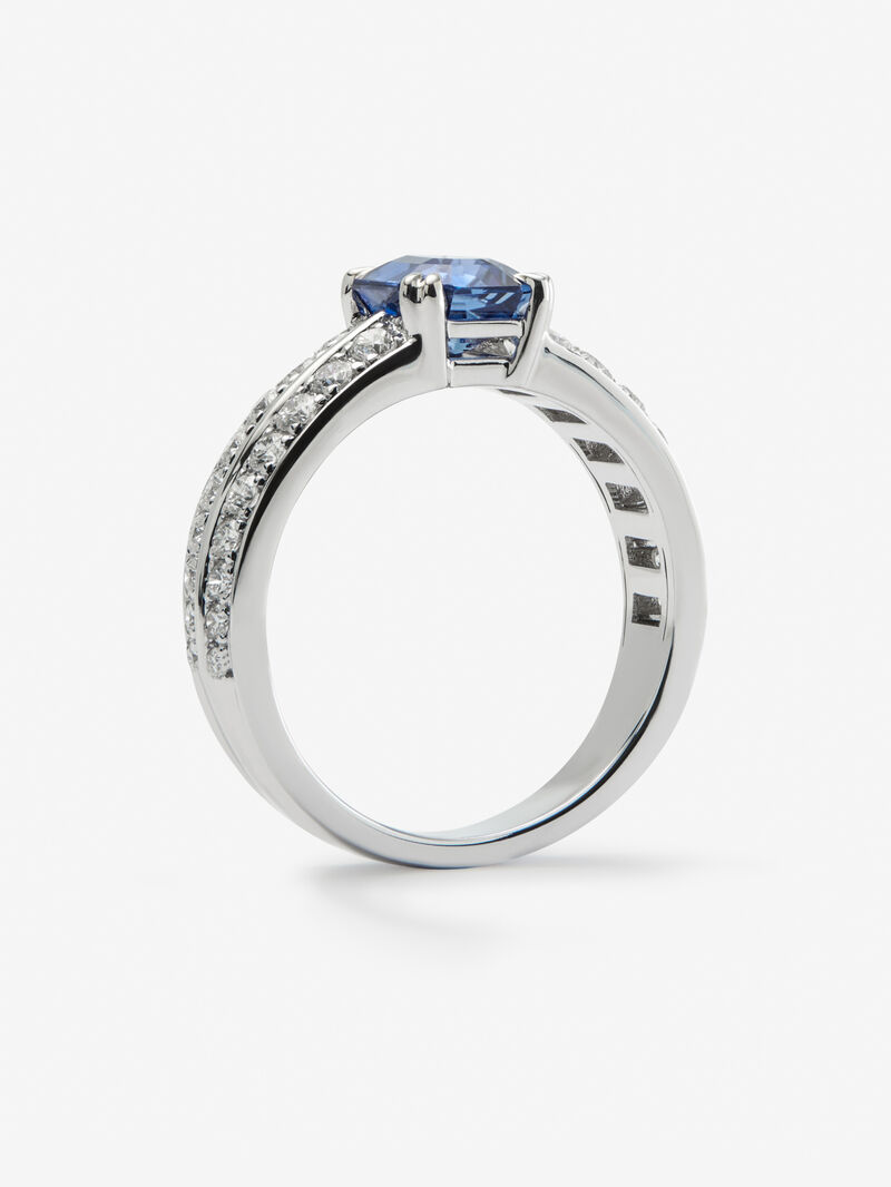 18K white gold ring with cornflower blue sapphire in octagonal cut of 1.477 cts and 36 brilliant-cut diamonds with a total of 0.59 cts image number 2