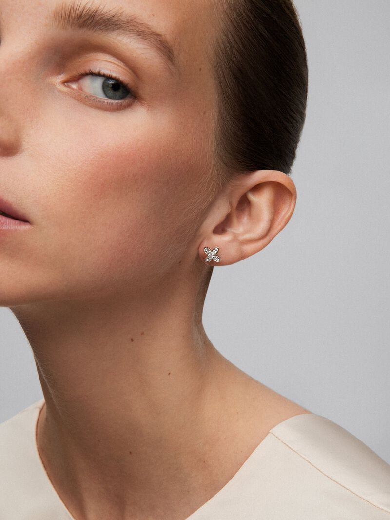 18K white gold earrings with 62 brilliant-cut diamonds with a total of 0.99 cts and 2 8.5 mm Akoya pearls image number 5