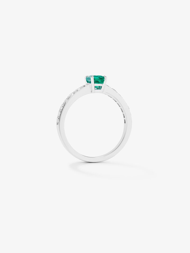 18K White Gold Ring with Green Esmerald in Emerald Size of 0.9 CTS and White Diamonds in Bright Size of 0.36 CTS image number 4