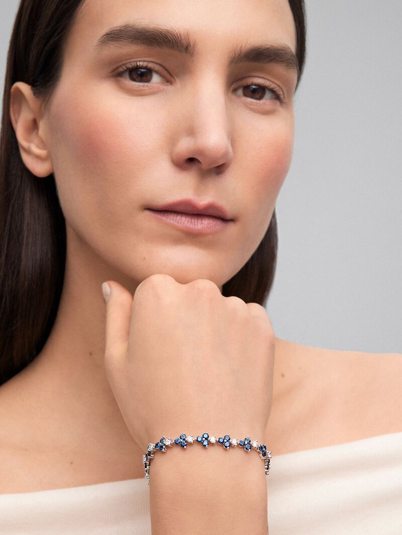 18K White Gold Rivière bracelet with Blue Zafiros in Blind Size 6.62 cts and White Diamonds in Bright Size of 2.85 CTS image number 3