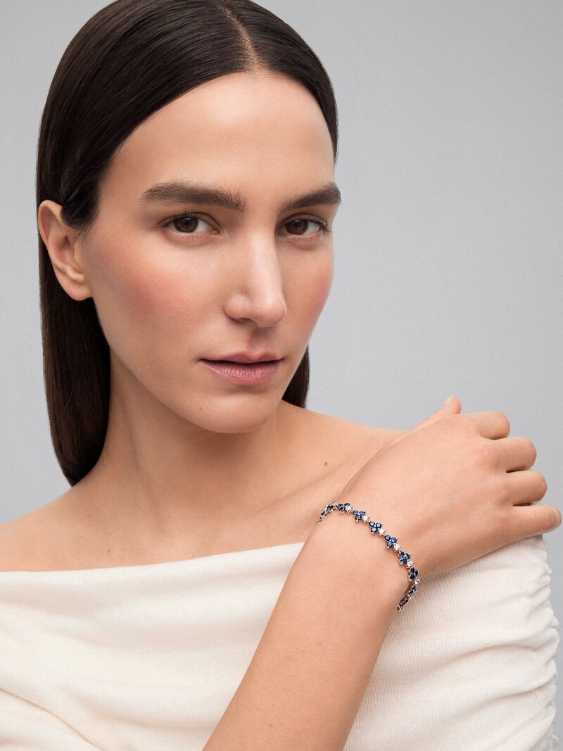 18K White Gold Rivière bracelet with Blue Zafiros in Blind Size 6.62 cts and White Diamonds in Bright Size of 2.85 CTS image number 1