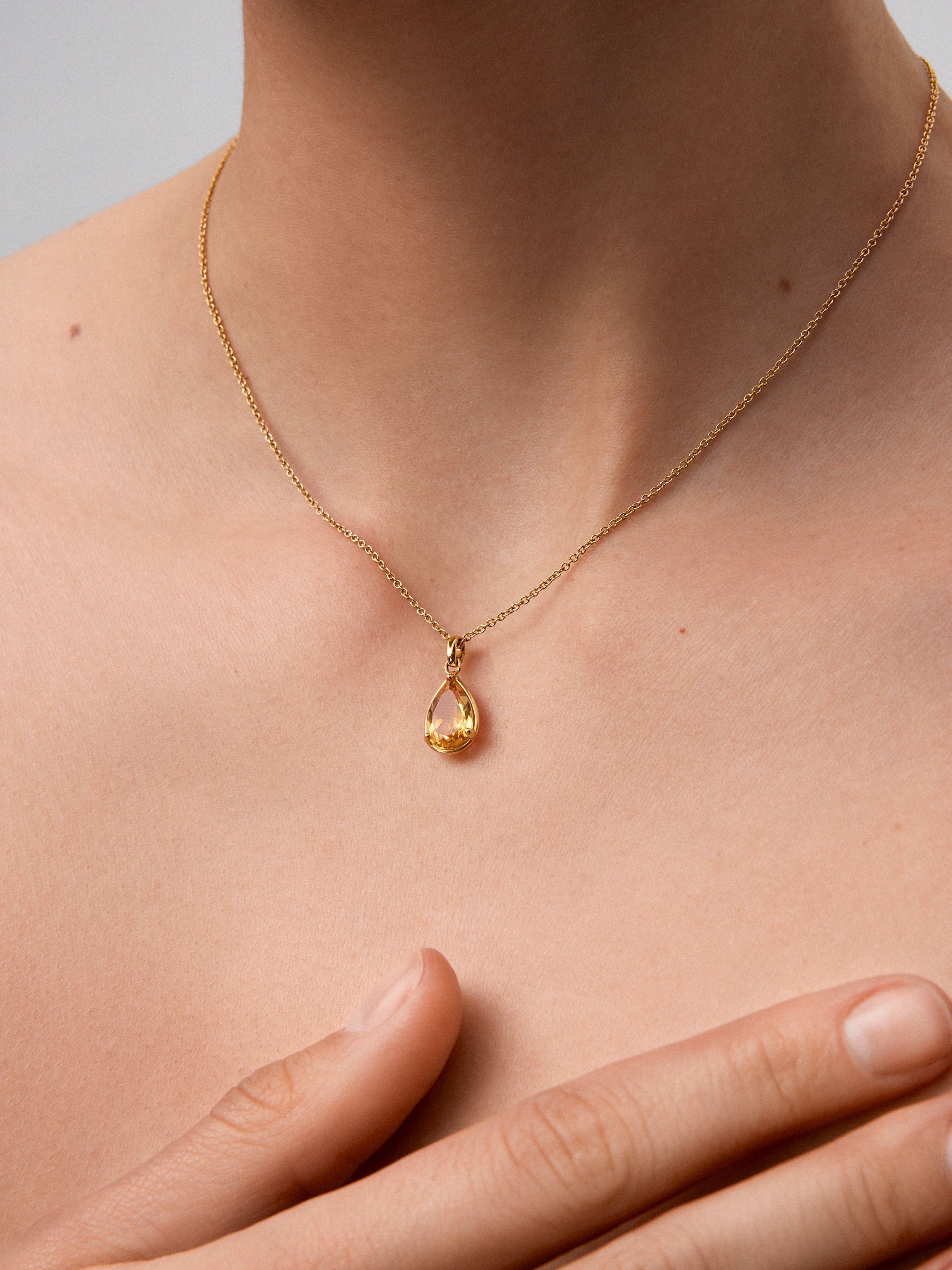 18K yellow gold pendant chain with citrine