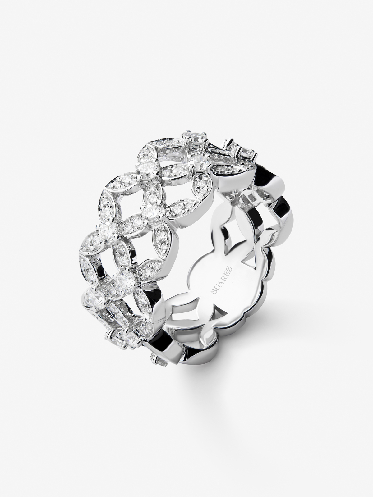 18K white gold ring with 97 brilliant-cut diamonds with a total of 1.14 cts