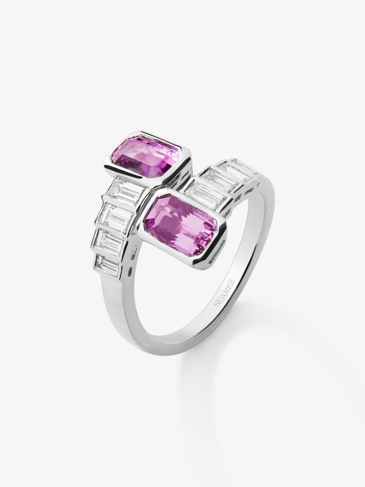 You and me ring in 18K white gold with 2 octagonal-cut pink sapphires with a total of 2.51 cts and 8 baguette-cut diamonds with a total of 0.72 cts