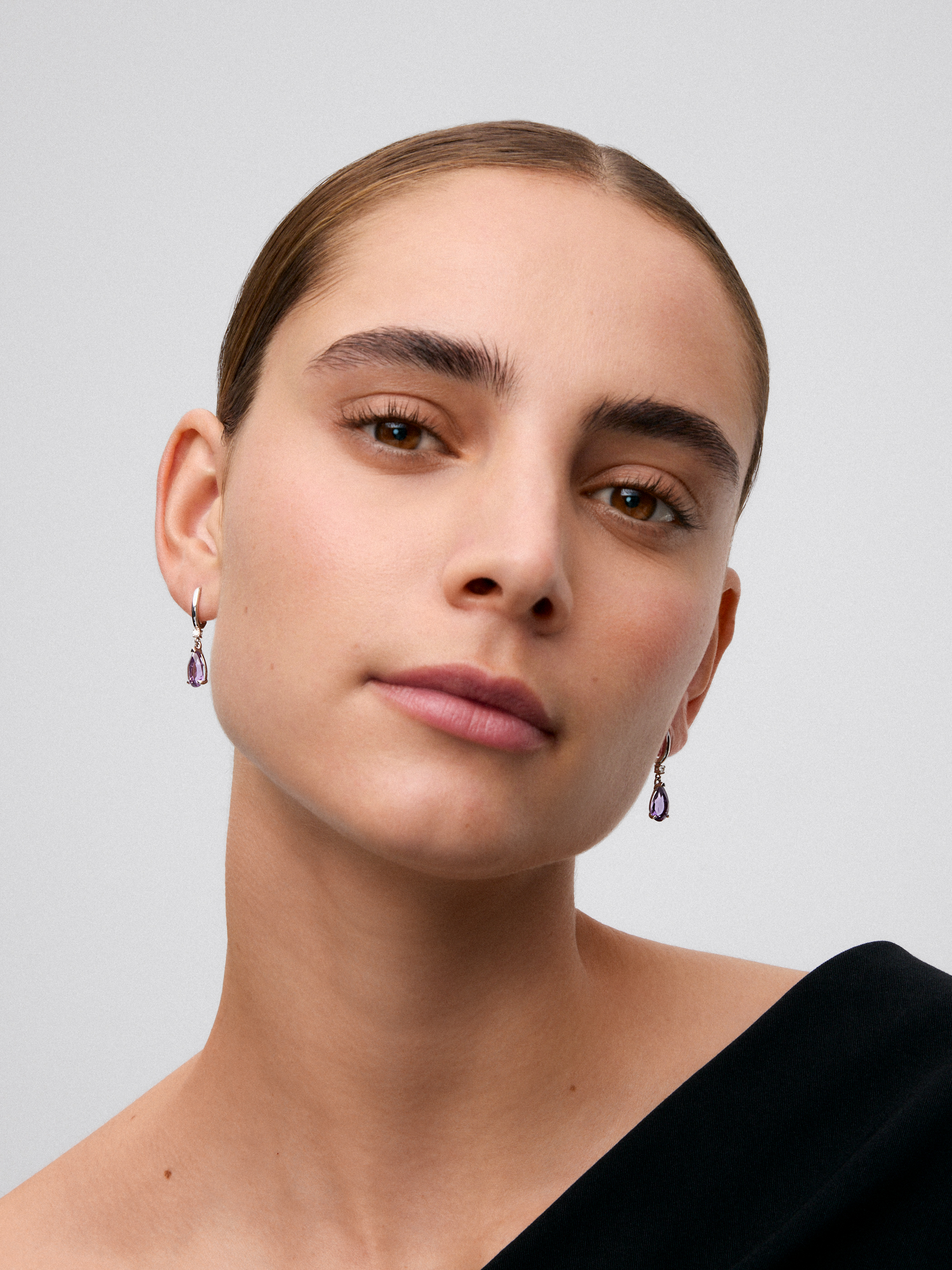 925 Silver hoop earrings with amethyst and hanging diamond.