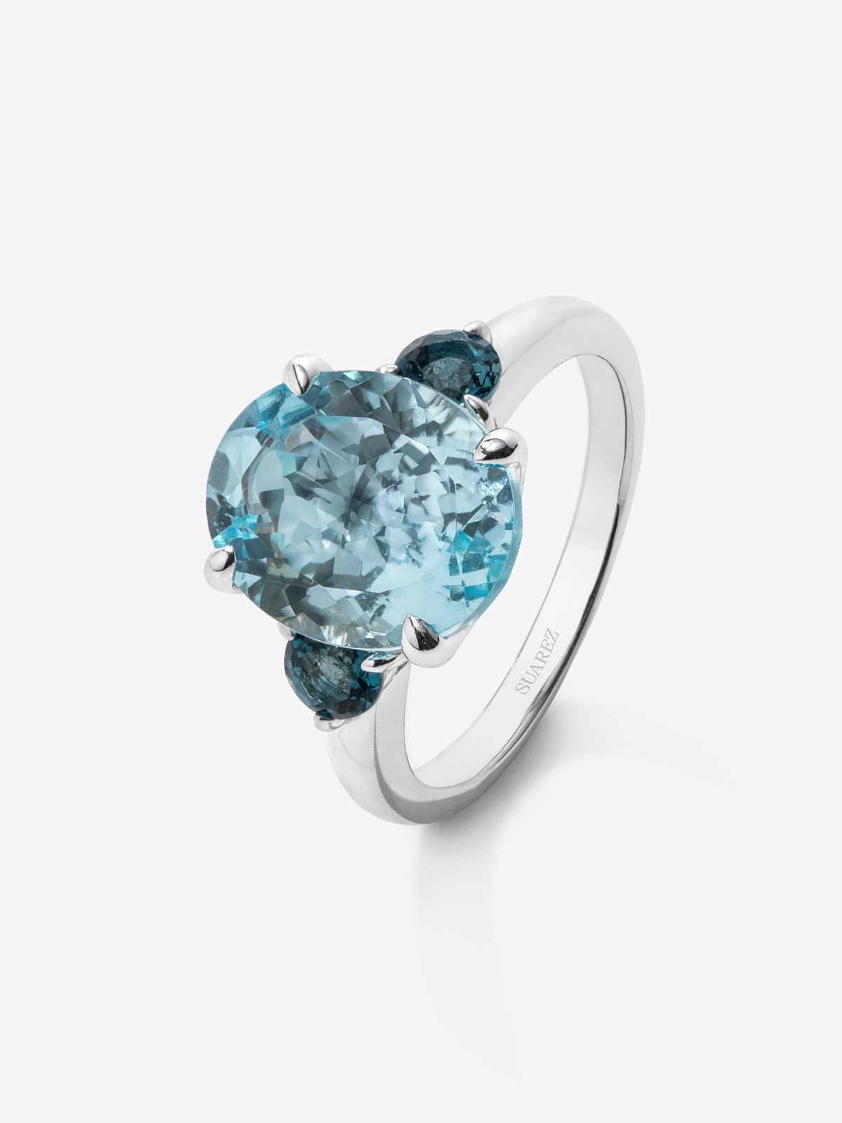 925 silver triple ring with oval-cut sky blue topaz and 2 brilliant-cut London blue topazes