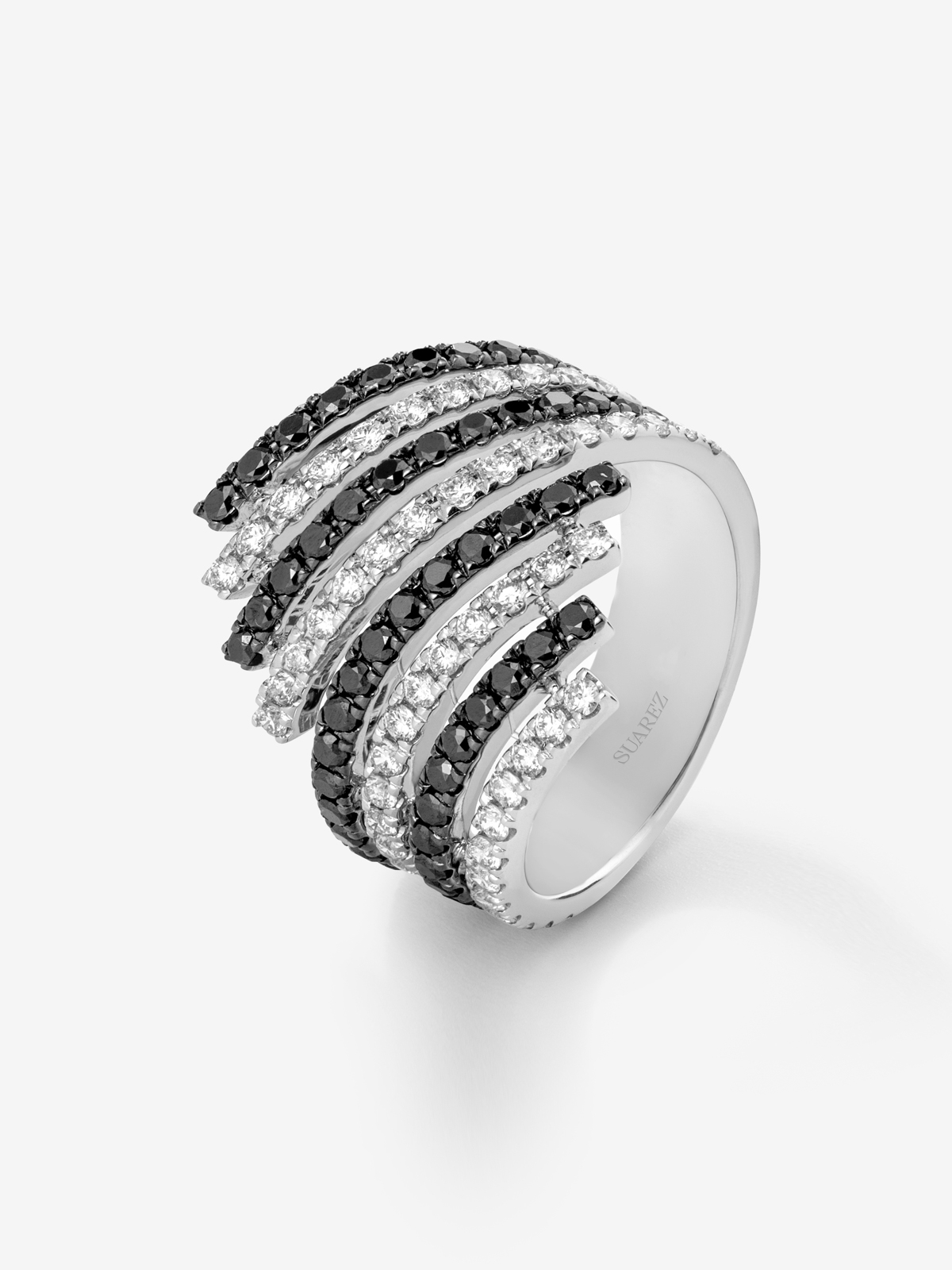 18K white gold multi-arm ring with 54 brilliant-cut diamonds with a total of 0.75 cts and 54 black diamonds with a total of 0.9 cts