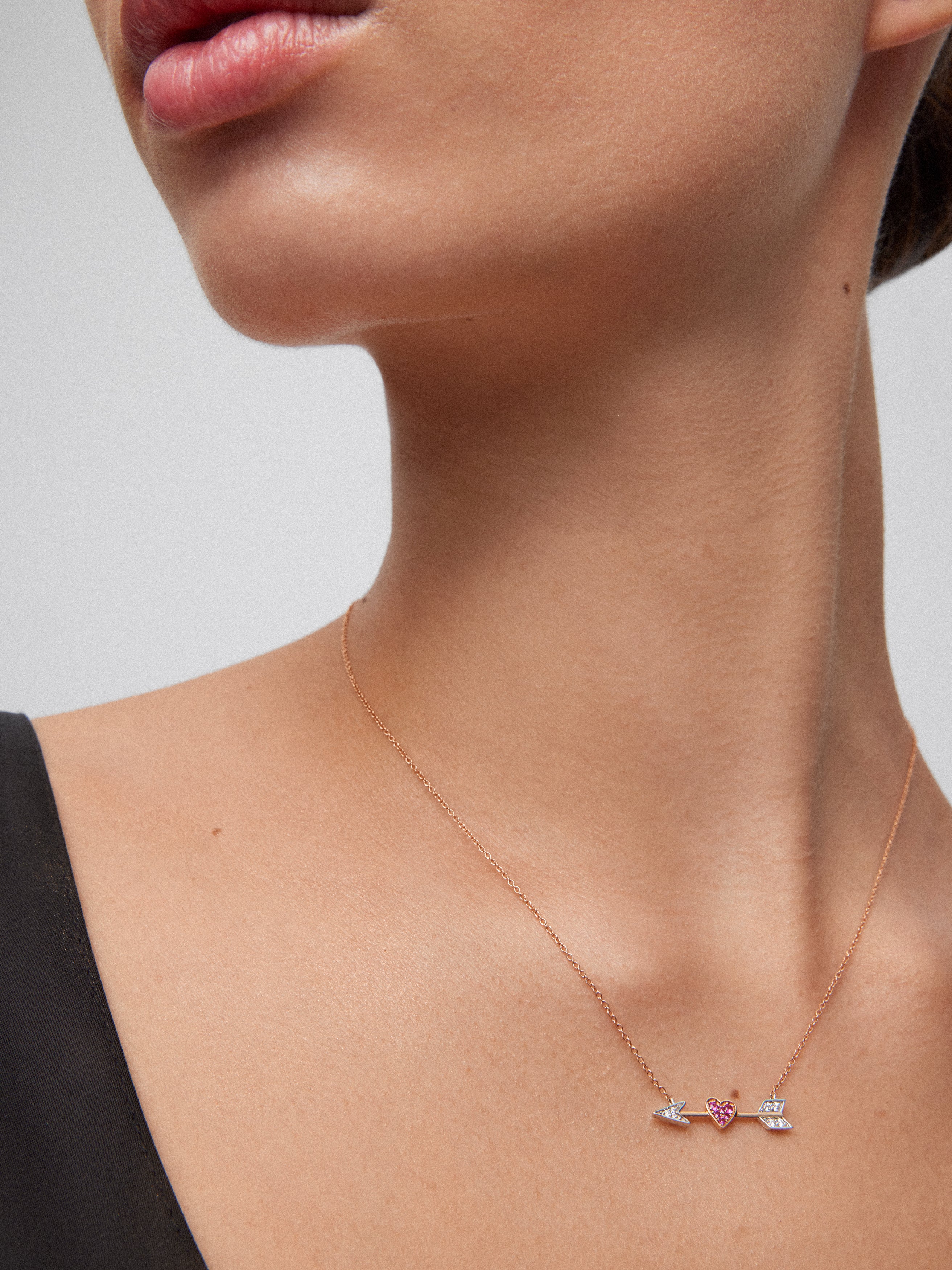 18kt pink and white gold silver pendant with diamonds and sapphires